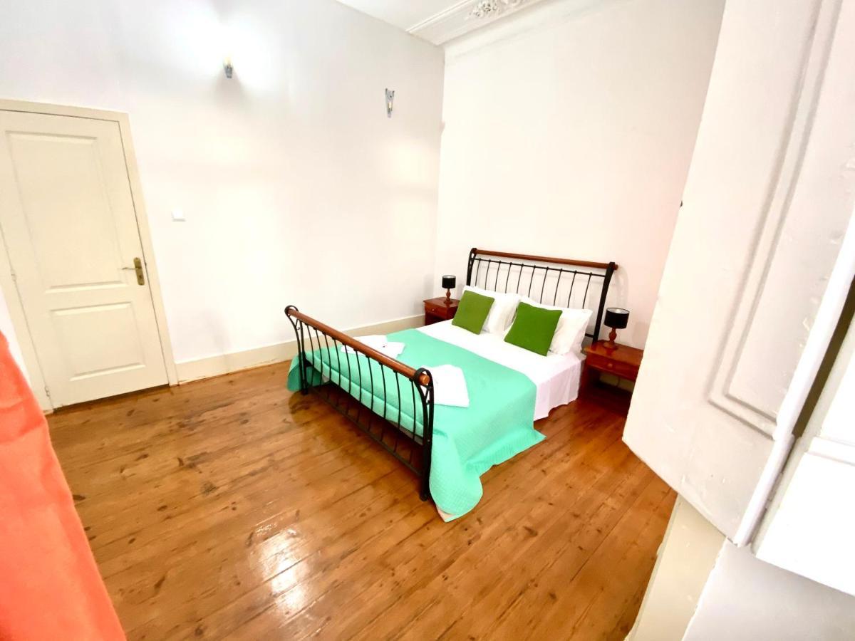 Artdeco Chiado 4 - Large Comfortable Double Room With Shared Bathroom Lisboa Exterior foto