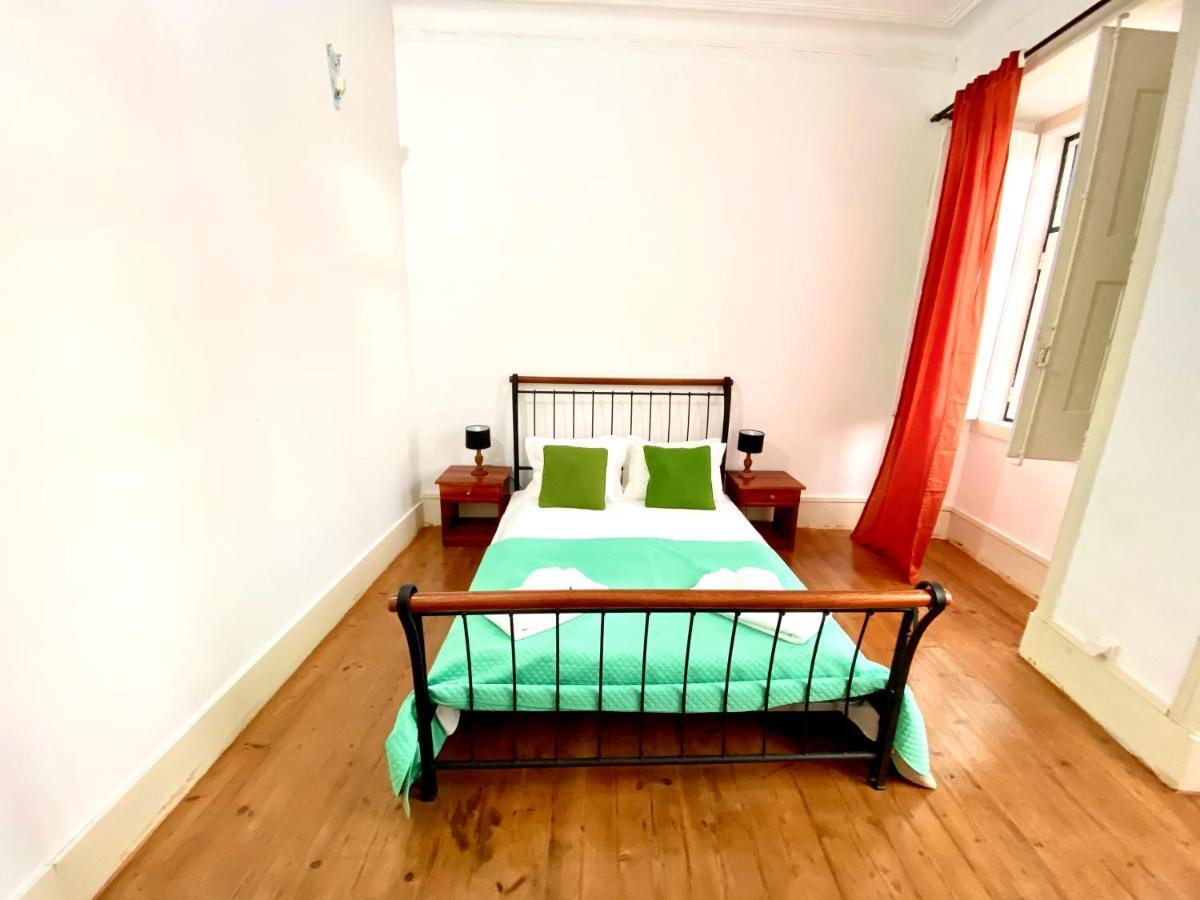 Artdeco Chiado 4 - Large Comfortable Double Room With Shared Bathroom Lisboa Exterior foto